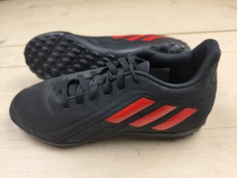 Сороконіжки Adidas Deportivo, розмір 38,5 (устілка 24,5 см) стан ІДЕАЛ