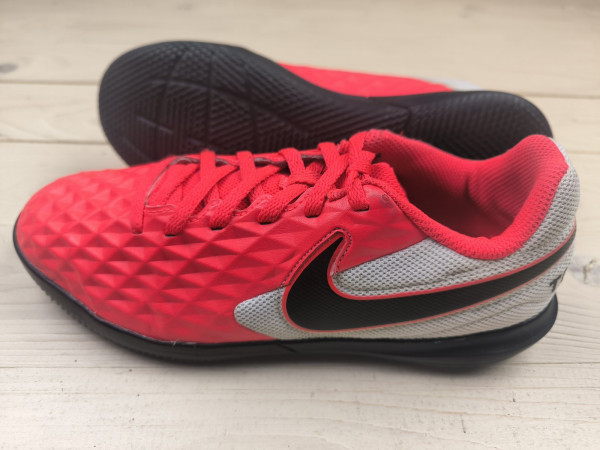 Футзалки бампи Nike Tiempo, розмір 37,5 (устілка 23,5 см) стан СУПЕР