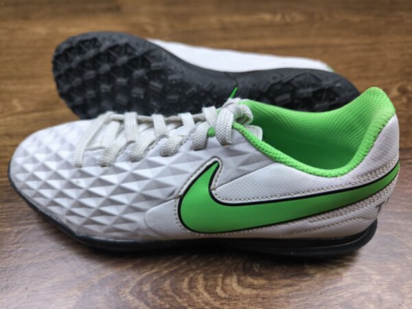 Сороконіжки Nike Tiempo, розмір 35,5 (устілка 22,5 см) стан ІДЕАЛ
