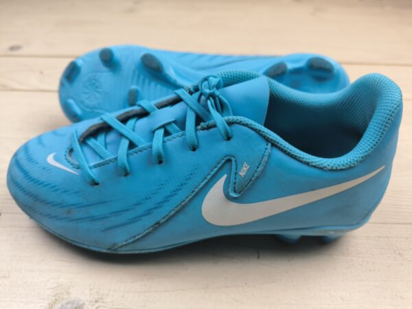Бутси Nike Phantom, розмір 38,5 (устілка 24 см) стан ВІДМІННИЙ