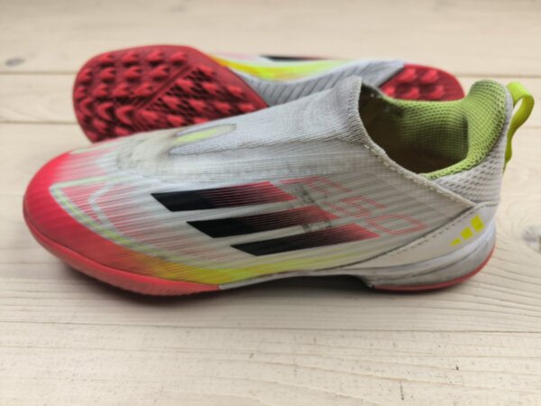 Сороконіжки Adidas F50, розмір 34 (стільник 21,5 см) стан ВІДМІННИЙ