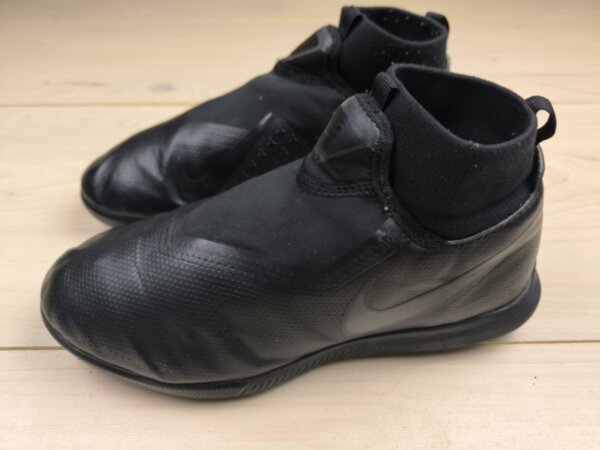 Футзалки бампи Nike Phantom, розмір 37,5 (устілка 23,5 см) стан ВІДМІННИЙ