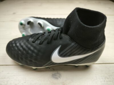 Бутси Nike Magista, розмір 35 (устілка 22 см) стан ІДЕАЛЬНИЙ