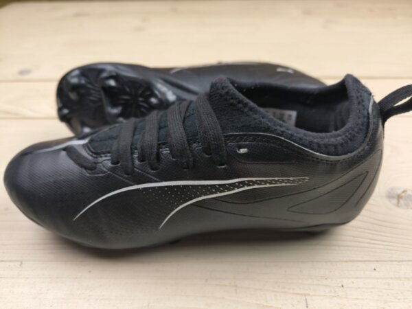 Бутcи Puma Ultra, розмір 38 (устілка 24,5 см) стан ВІДМІННИЙ