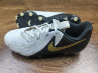 Бутси Nike Phantom, розмір 36,5 (устілка 23,5 см) стан ІДЕАЛ