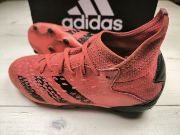 Бутси Adidas Predator, розмір 38,5 (устілка 24 см) стан ВІДМІННИЙ