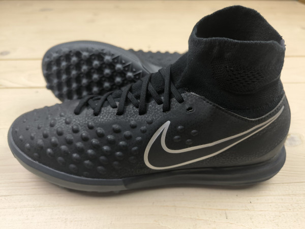 Сороконіжки Nike MagistaX, розмір 38,5 (устілка 24 см) стан ІДЕАЛ